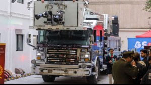 Llegó a Chile el carro de Bomberos más caro de la historia: Así es el vehículo que cuenta con escala de 31 metros