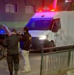 Un amplio despliegue de seguridad se desarrolla desde la madrugada en las inmediaciones de la ex Penitenciaría de Santiago, debido al operativo para trasladar a más de 100 personas privadas de libertad hasta el complejo penitenciario La Laguna.