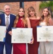 Una familia quedó atrapada tras el terremoto de magnitud 7,4 que golpeó Colombia. Jairo Saavedra y Victoria Caicedo fueron encontrados sin vida y abrazados, mientras una de sus trillizas también murió y otra continúa desaparecida.