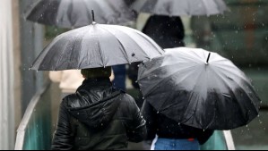 Hasta 21 mm de lluvia por día en Santiago: Centro meteorológico noruego adelanta cuánto lloverá entre viernes y lunes