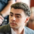 Conoce detalles sobre la confesión de Luigi Mangione, quien admitió haber matado al CEO de la mayor aseguradora de salud de Estados Unidos. El crimen se remonta a diciembre de 2024.