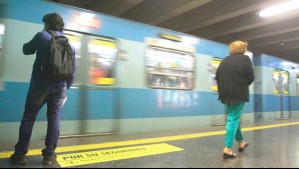 Metro de Santiago restablece servicio en la Línea 1
