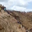 Al menos 100 muertos ha dejado un deslizamiento de tierra en una mina de oro ilegal en la República Centroafricana. Las operaciones de búsqueda continúan en el lugar para encontrar supervivientes y determinar si hay más víctimas.
