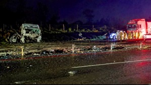Militar fallece tras colisión entre camión del Ejército y vehículo de carga en la Ruta 5 Sur