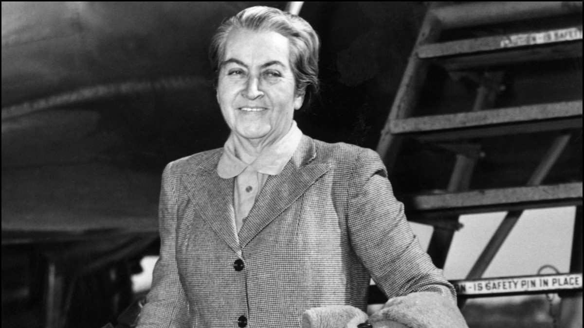 Gabriela Mistral, premio Nobel: "Más puede enseñar un analfabeto que un ser sin honradez, sin equidad"