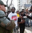 Ayer sábado se registraron serios problemas en la embajada de Haití, la que está ubicada en el barrio República. Hasta el lugar debió llegar Carabineros para poner orden. ¡Ahora habló dirigente vecinal!