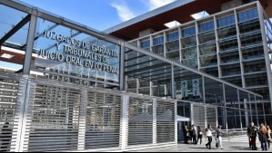 Fiscalía y PDI allanan Centro de Justicia de Santiago por coimas y filtración de información de funcionario a banda criminal
