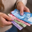 El Bono al Trabajo de la Mujer enfrenta un cambio tras la entrada en vigencia de la nueva Ley del Subsidio Unificado de Empleo. Revisa qué informó Sence y qué pasará con quienes ya recibían el beneficio.