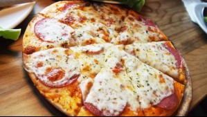 'Es lo más triste que he leído': Papa Johns explica por qué ya no entrega la tradicional salsa de ajo que acompañaba a sus pizzas