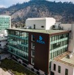 Clínica INDISA mantiene distintas ofertas de empleo disponibles en su sede de Providencia. Los avisos publicados en el portal Laborum incluyen puestos para auxiliares de enfermería, área dental, farmacia, recepción y otros servicios de apoyo clínico.