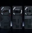 El protagonista de este lanzamiento es el Nothing Phone (3), modelo de alta gama que incorpora la denominada Glyph Matrix, un sistema de micro-LED ubicado en la parte posterior del teléfono que permite visualizar notificaciones y otras funciones.