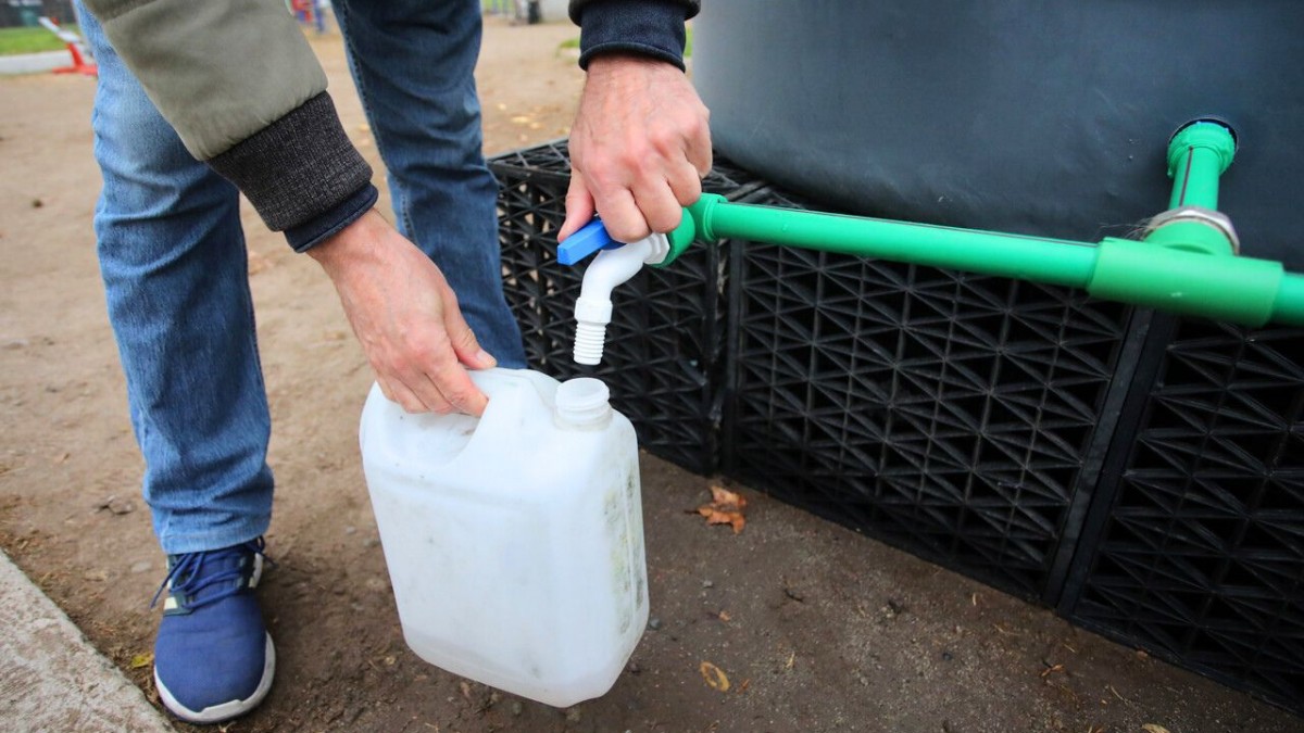 Por hasta 11 horas: Anuncian corte de agua en una comuna de Santiago para este miércoles