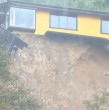 Dos viviendas serán demolidas en la comuna de Corral, región de Los Ríos, debido al riesgo de derrumbe que presentan tras las intensas lluvias que afectaron a la zona.