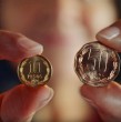 El Banco Central anunció nuevas versiones de las monedas de $10 y $50. Revisa cuándo comenzarán a circular en Chile y qué cambiará en estas nuevas piezas en el país.