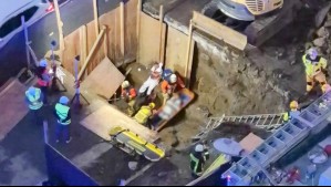 Rescatan a dos trabajadores lesionados tras deslizamiento de tierra en una excavación en Valparaíso