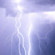 Conoce detalles sobre la alerta por tormentas eléctricas emitida por la Dirección Meteorológica de Chile (DMC) para este miércoles en dos regiones del sur del país.