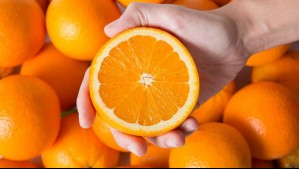 La naranja dulce no interfiere con medicamentos como el pomelo, pero sí puede reducir la absorción de otros fármacos muy comunes