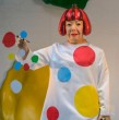 Yayoi Kusama, una de las artistas japonesas más influyentes de la vanguardia, murió a los 97 años. Su obra, marcada por los lunares, las redes y las instalaciones inmersivas, alcanzó reconocimiento mundial.