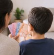 El bono de $30 mil por hijo podría ampliar sus beneficiarios. El Gobierno propuso incluir a más de 78 mil recién nacidos de hogares vulnerables y a 644 niños bajo cuidado alternativo familiar.
