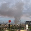 Una columna de humo moviliza a Bomberos y Carabineros en la cárcel Santiago 1. La emergencia afectaría preliminarmente el sector de la lavandería y se trataría de un amago de incendio que es visible desde el exterior del recinto.
