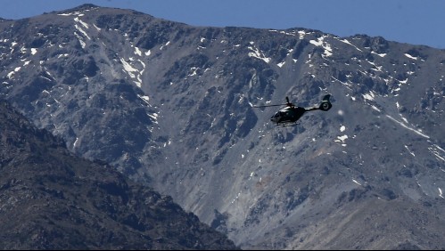 Helicóptero cae en el Cajón del Maipo: Piloto fue rescatado por Carabineros