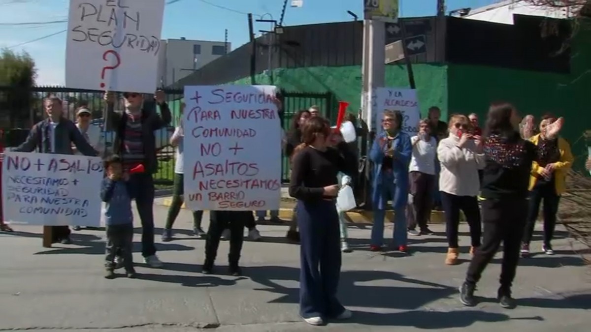 Vecinos de Quinta Normal denuncian ola de robos y abandono: "Se ha convertido en un pasadizo delictual"