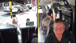 La puerta abierta le salvó la vida: Video muestra momento en que motociclista sale expulsado y termina dentro de un bus