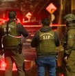 Una niña de 5 años recibió un disparo mientras jugaba junto a otros niños en una multicancha de Cerro Navia. Fue trasladada al Hospital Félix Bulnes y se encuentra fuera de riesgo vital.