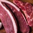 La Unión Europea suspenderá la importación de carne de vacuno y aves desde Brasil por falta de garantías en el cumplimiento de las normas sanitarias sobre antibióticos.