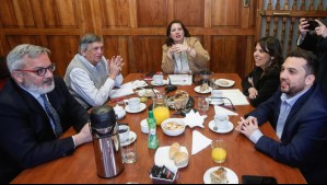 'Democracia Siempre': Oposición se coordina contra el Foro Madrid ante presencia del Presidente Kast