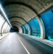 Cruzar el estrecho de Magallanes siempre ha sido un dolor de cabeza para los habitantes del sur. Cuando el viento se desata en la zona, las barcazas simplemente no pueden navegar y permanecen detenidas durante horas. Un túnel promete cambiarlo todo.