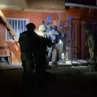 Detienen a 15 extranjeros con más de 320 kilos de droga en el norte del país. La investigación comenzó con un control vehicular y se extendió hasta viviendas utilizadas para el acopio.