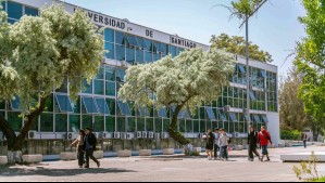 Amago de incendio afecta a la casa central de la Usach: Fuego fue controlado