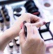Conoce detalles sobre los descuentos que puedes encontrar en una tienda de belleza de Santiago, la cual cerrará sus puertas. Los productos están disponibles desde los $1.000.