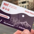 Las personas mayores de 65 años pueden acceder a una rebaja de hasta el 50% en el transporte público. Revisa cómo obtener la tarjeta correspondiente y qué necesitas para usar el beneficio. ¡Detalles aquí!