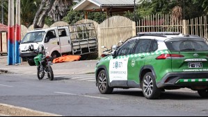 Persecución termina con disparos en Macul: Cuatro sujetos huyeron tras abandonar vehículo robado