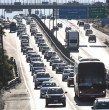 El viaje entre Santiago y Concepción admite dos rutas concesionadas con costos distintos. Con las tarifas de peaje 2026 y los precios de bencina de agosto, esta es la comparación completa para elegir el trayecto más conveniente.
