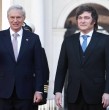 Kast reafirmó el respaldo de Chile al reclamo argentino por las Malvinas, mientras Milei anunció sanciones contra empresas y una nueva base naval en Tierra del Fuego. Revisa los detalles.