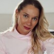 Revisa el testimonio que entregó la actriz Constanza Mackenna sobre su lucha contra la disautonomía. Esta es una condición que hoy en día tiene prejuicios, lo que es un desafío diario para ella.