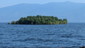 Isla de casi 10 mil metros cuadrados apareció flotando en un lago y luego desapareció