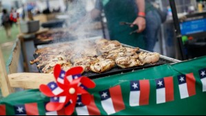 Buscan trabajadores para las fondas de Fiestas Patrias: Sueldos rondan los $70.000 diarios