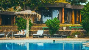 Así es el hotel en Rapa Nui donde se hospedaron actores de Hollywood durante el rodaje de 'Wild Horse Nine'