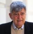 Ayer viernes se conoció la muerte del histórico líder del Partido Socialista, Camilo Escalona, quien falleció a los 71 años luego de atravesar un complejo estado de salud. Sus restos recorrerán hoy las calles de Santiago Centro.
