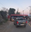 Una extensa congestión se registra durante esta mañana en camino a Farellones luego de que un bus de transporte público quedó atravesado y obstruye el paso de los vehículos en ambas pistas.