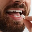 La investigación fue liderada por científicos de la Universidad de Pensilvania y se enfocó en microorganismos relacionados con el carcinoma de células escamosas de cabeza y cuello. Los resultados fueron obtenidos a partir de muestras orales.