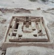 Arqueólogos descubrieron una tumba prehispánica con restos de 38 personas en la ciudadela de Chan Chan en Perú. Revisa los detalles del hallazgo de 600 años de antigüedad, las piezas de oro y cobre, y quién era el personaje principal.