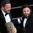 El actor Casey Affleck confirmó el fallecimiento de su padre, Timothy Affleck, a solo dos meses de la partida de su madre Christine. Revisa las emotivas declaraciones en el Festival de Venecia y los detalles del duro momento familiar.