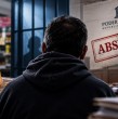 Comerciante condenado a cinco años y un día por robar dos paquetes de galletas Carioca fue absuelto en un segundo juicio. El tribunal cuestionó la prueba de la intimidación con un rifle y determinó que persistía la duda razonable.