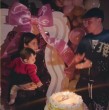 Ignacia Antonia celebró sus 25 años en compañía de su hija de 8 meses y su pareja, el cantante AK4:20. Revisa los detalles y registros que compartió en sus redes.