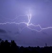La Dirección Meteorológica de Chile emitió una alerta por tormentas eléctricas para cuatro regiones de la zona central, incluyendo a la Región Metropolitana. ¿Cuándo se presentaría el evento?